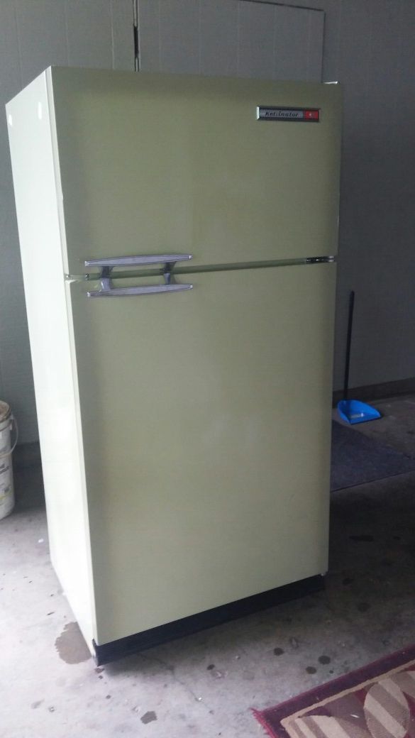 Kelvinator refrigerator (vintage)