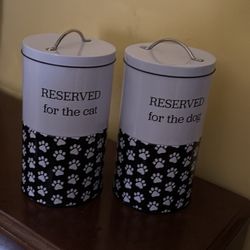 Cat And Dog Containers  For Food Or Treats