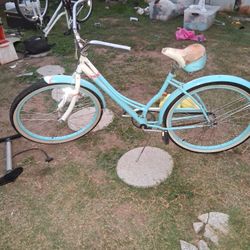 Schwinn 26" womens Beach cruiser