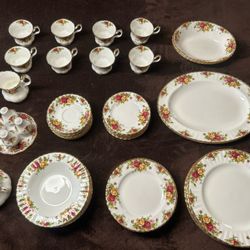 1962 Royal Albert Old Country Roses Bone China 60 Piece Set