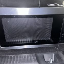 Whirlpool Countertop Microwave 2.2 Cu ft., 1200 Watts