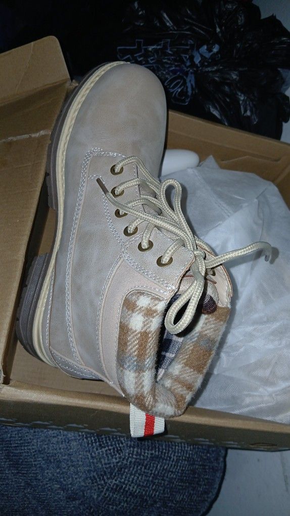 Anjoufemme Woman Winter Hiking Boots