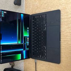 Macbook Air M2 Base Model