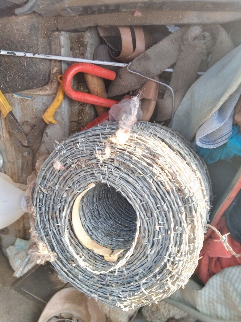             Still   Bobwire  Hole Roll .1000.ft