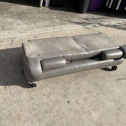 01-06 GM 3rd Row Seat $300