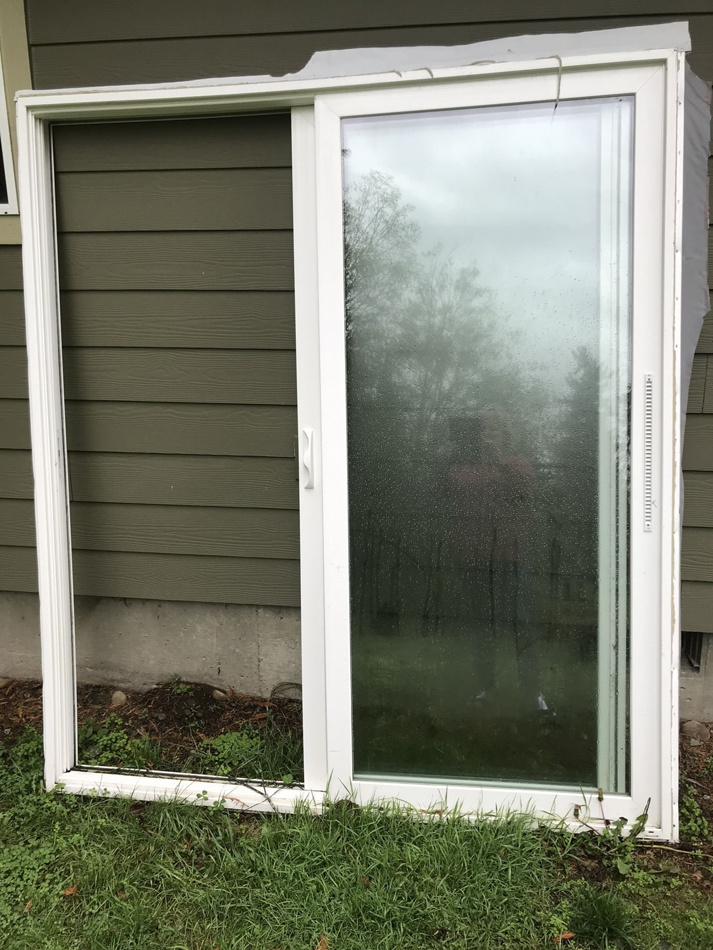 Milgard White Vinyl Sliding Patio Door $150 OBO