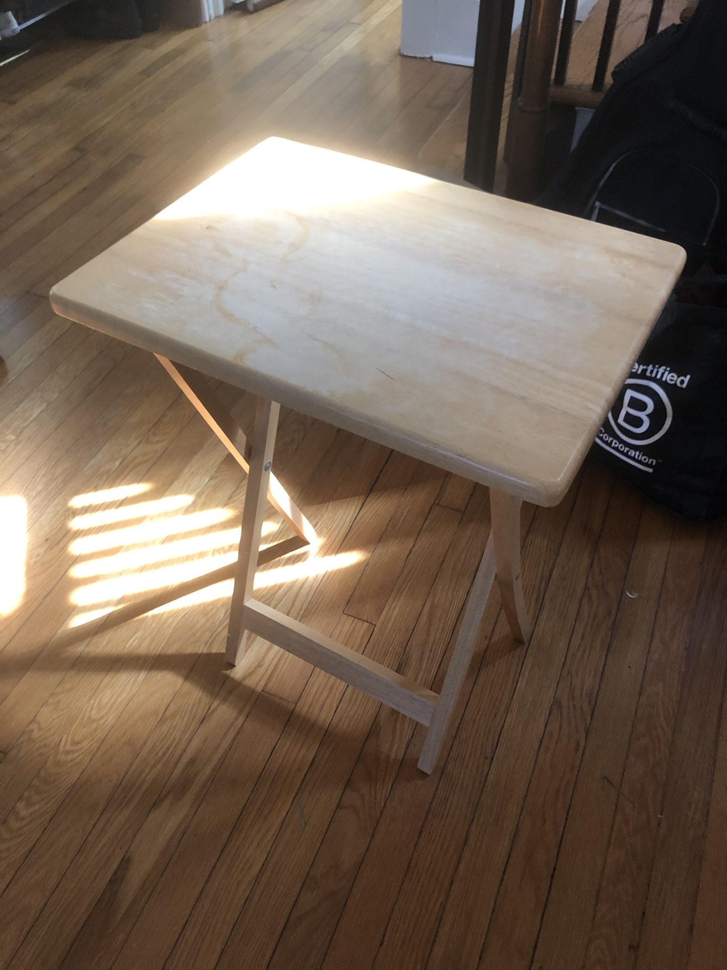 Foldable table