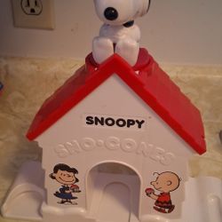 Snoopy Sno-cone Maker