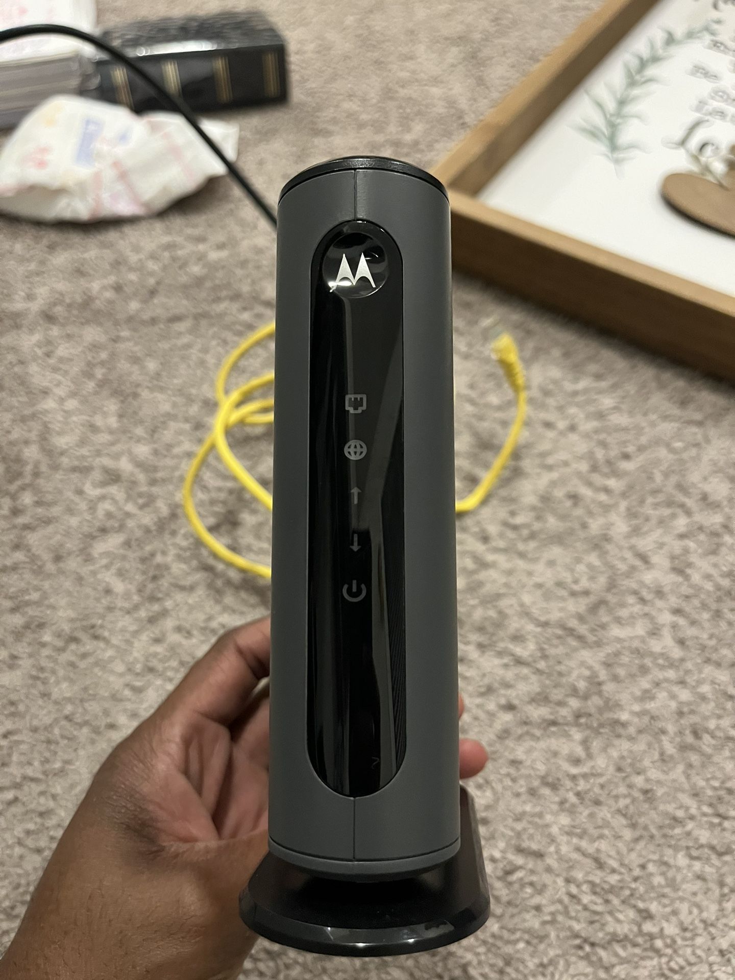 MOTOROLA 8x4 Cable Modem, Model MB7220, 343 Mbps