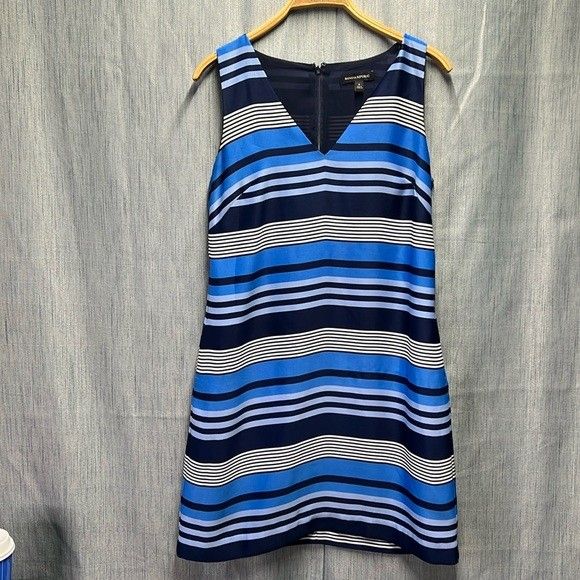 Banana Republic blue striped dress size 6
