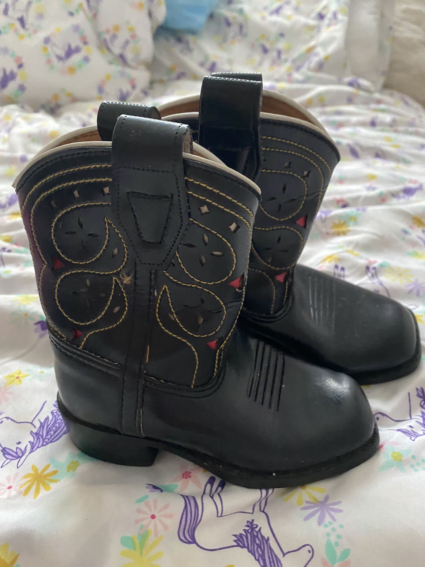 Little girls size 6 boots