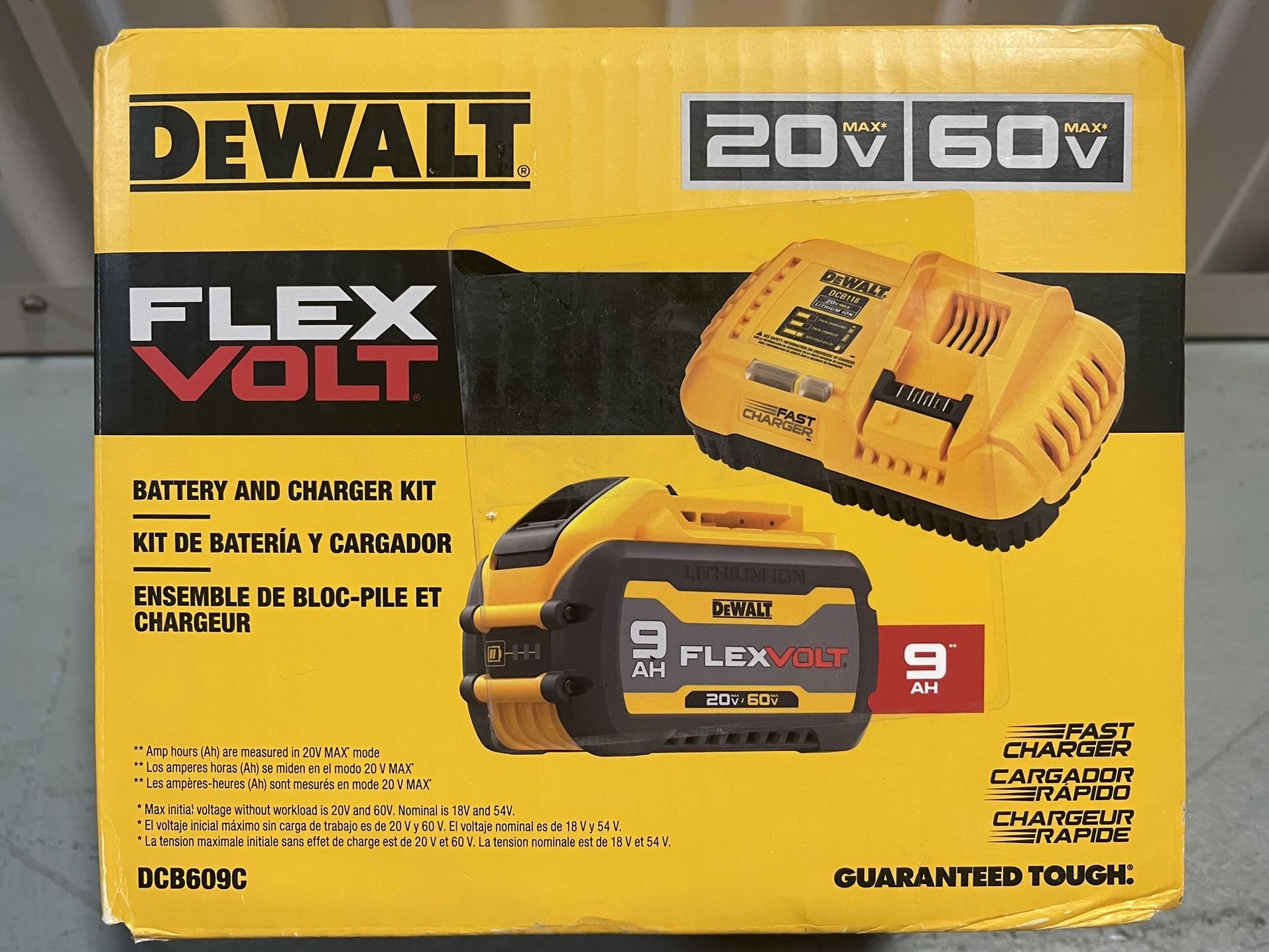 DeWALT DCB609C 20V/60V MAX FLEXVOLT Lithium-Ion 9.0Ah Battery and Charger Starter Kit