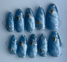Handmade Almond Press On Nails in Medium Size