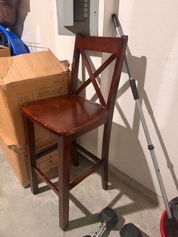 Brown chair/stool