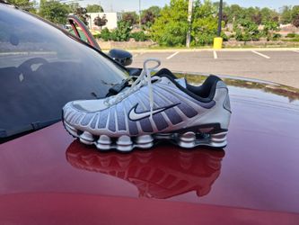 Brand New And Original Men's Nike Shox Sneakers Size 13