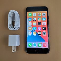 iPhone 7 - UNLOCKED - Like New 