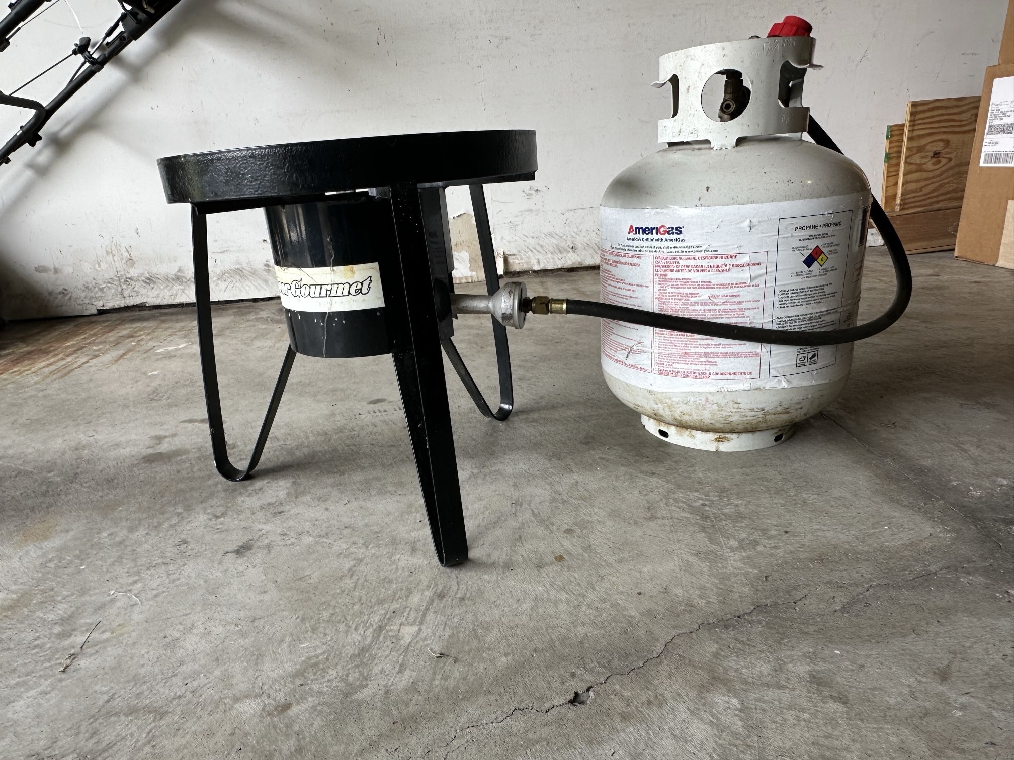 AmeriGas Tank And Gourmet Outdoor Cooking Stove