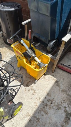 Industrial mop Bucket