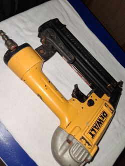 DeWalt DWFP12233 18 Gauge Brad Nailer Precision Point