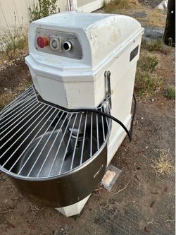 30 quarts commercial mixer