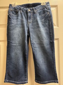 Earl Jeans Cropped Denim Capris