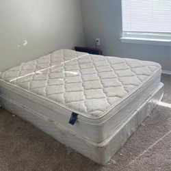 Queen Size Thick Pillow Top Bed Can Deliver 
