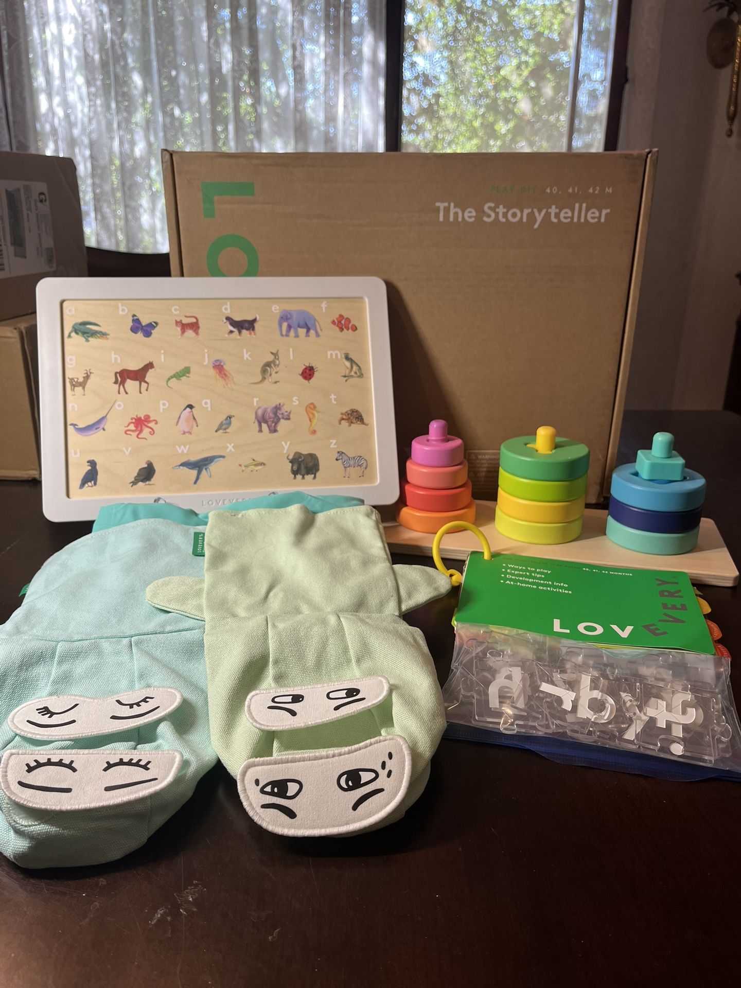 Lovevery Play Kit - The Storyteller