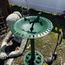 Cast Metal Bird Bath 