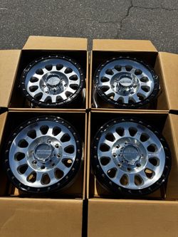 Method MR315 8x6.5 17” Wheels Machined with Gloss Black Rings