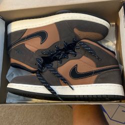 Jordan 1 Mid SE 6y