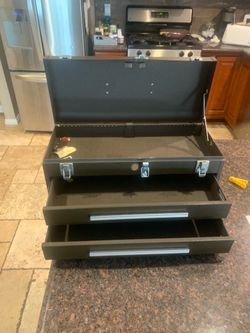 Nice Kennedy tool box model 220 ( lock was removed lost key kept lock it’s in photo