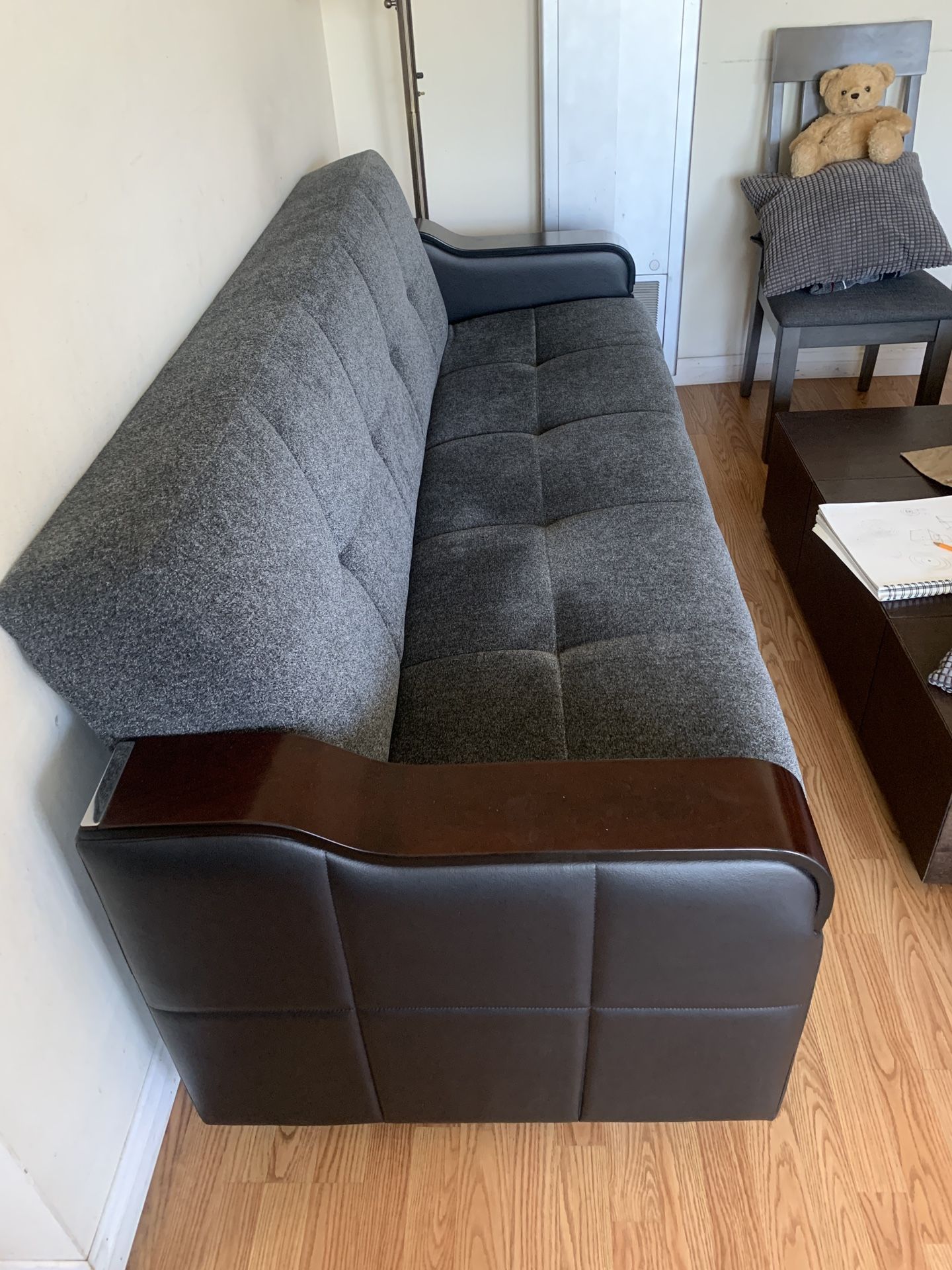 Sleeper Sofa / Sofa-Bed