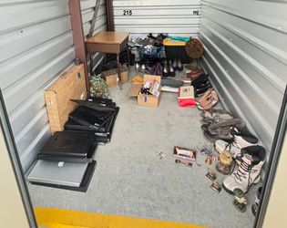 Auction Unit 215 11/24 -  Laptops, Bunch Of Stuff