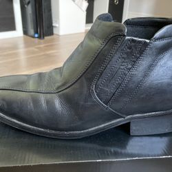 Calden Black Boots Size 8