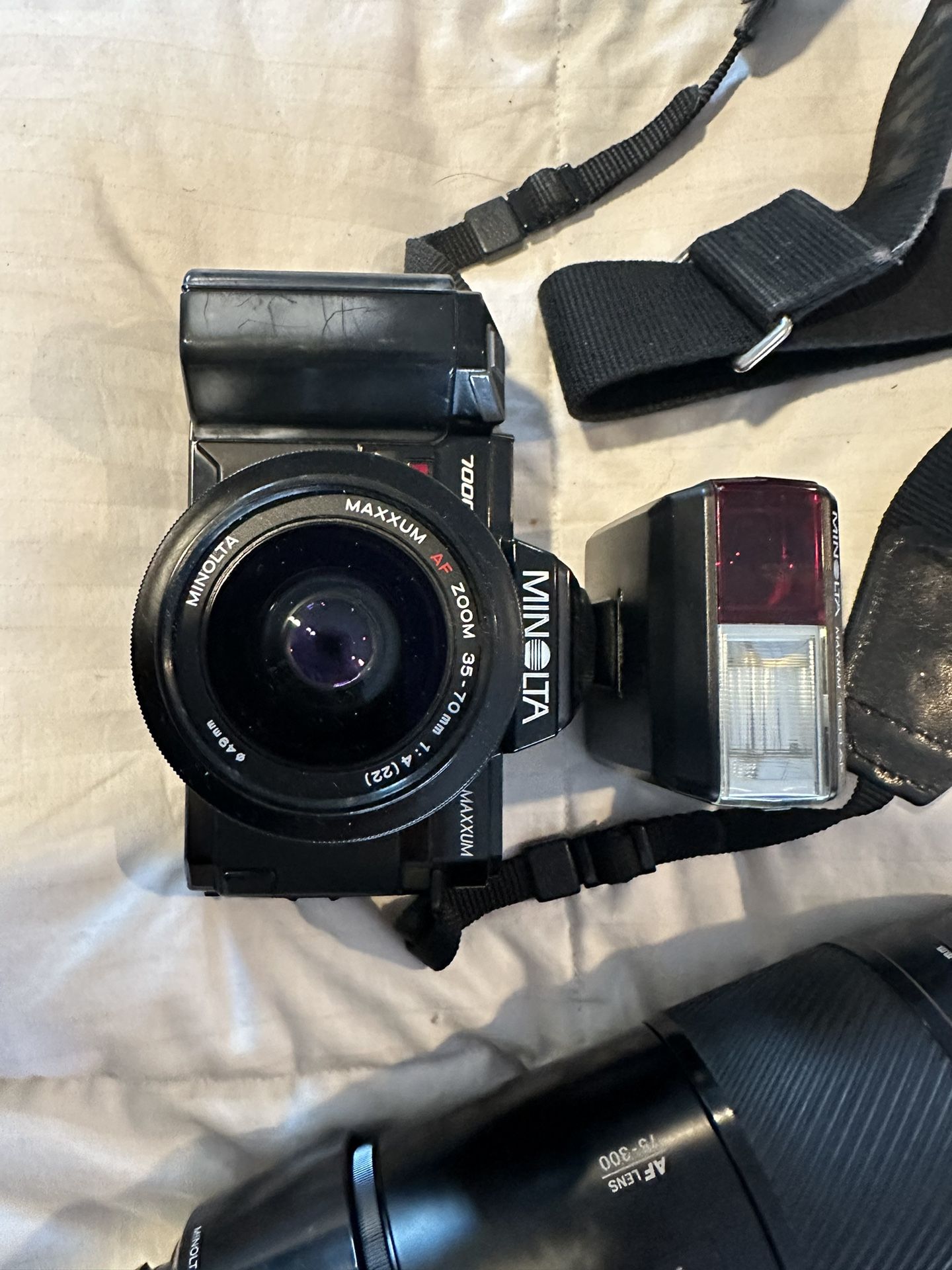 MINOLTA 7000 With Extra Zoom Lens And MAXXUM 18300 AF Flash