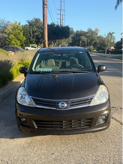 2010 Nissan Versa SL hatchback
