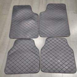 Deluxe Mazda3 Floor Mat Set - excellent condition