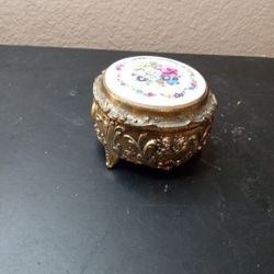 EXQUISITE VTG 3" Footed Ornate Brass with Porcelain Lid Musical Trinket Box


