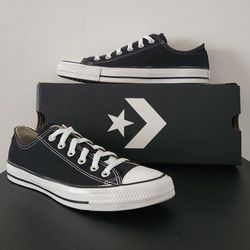 Converse Chuck Taylor Low Top (Men's Size: 7.5/ Women's Size: 9.5)