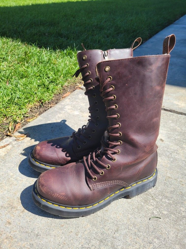 Dr. Martens 1914 Kolbert Tall Wintergrip Women's Boots Size 10