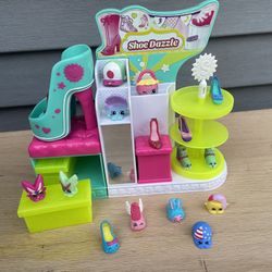 Shopkins clothing playset !  