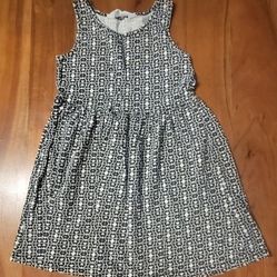 Girls Size 4-6 Years H&M Black and White Dress