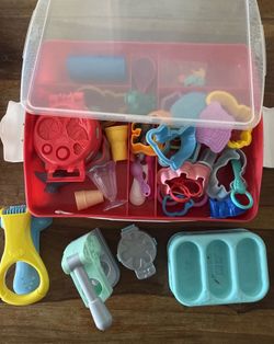 Lot of Pre-owned Play Doh Dough Molds Accessories Tools+Sets Included