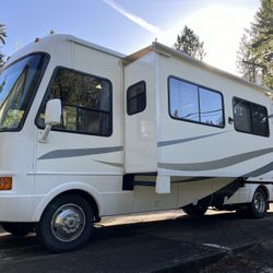 04 National Seabreeze RV- Only 15,000 Miles!