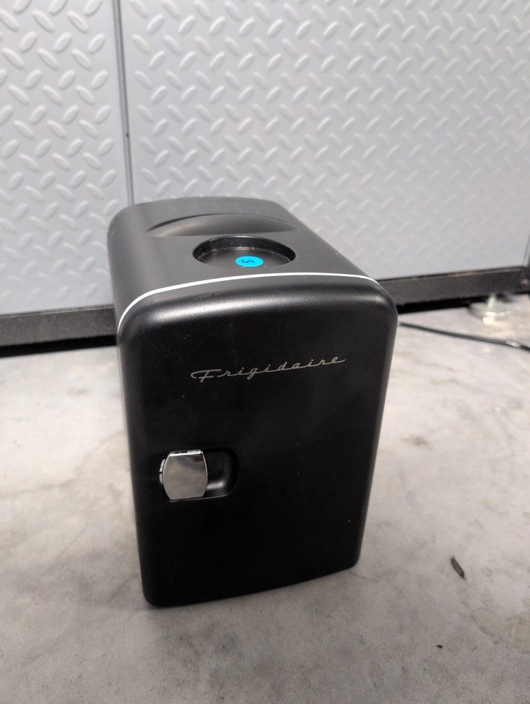 Firgidaire Mini Fridge