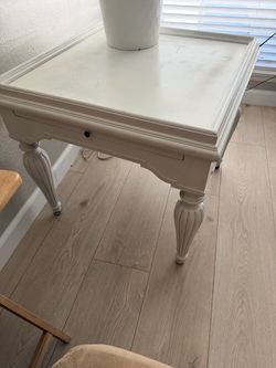 2 Side tables