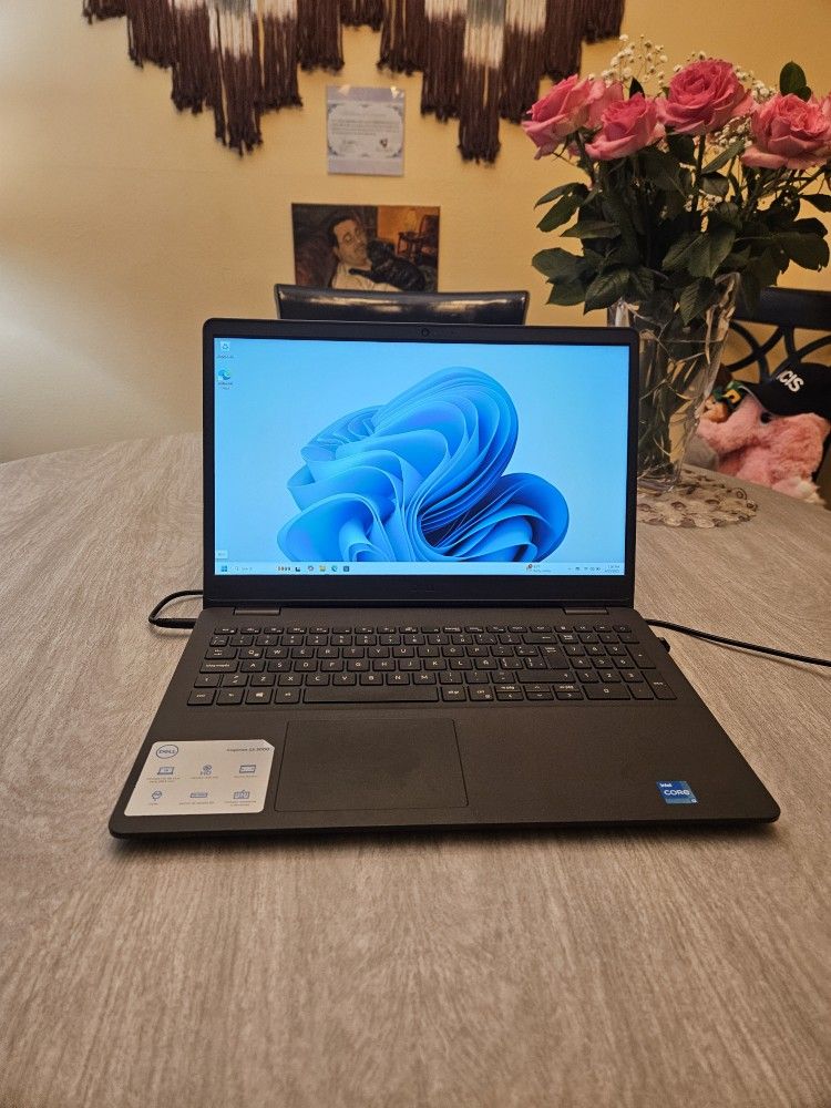 Dell Inspiron 3501 11th Gen Up To 4.10 GHZ 16 GB Ram 256 GB M.2 NVME SSD FHD Display Windows 11 Home