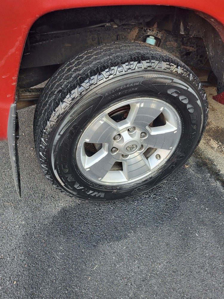 TOYOTA TACOMA Nissan Frontier