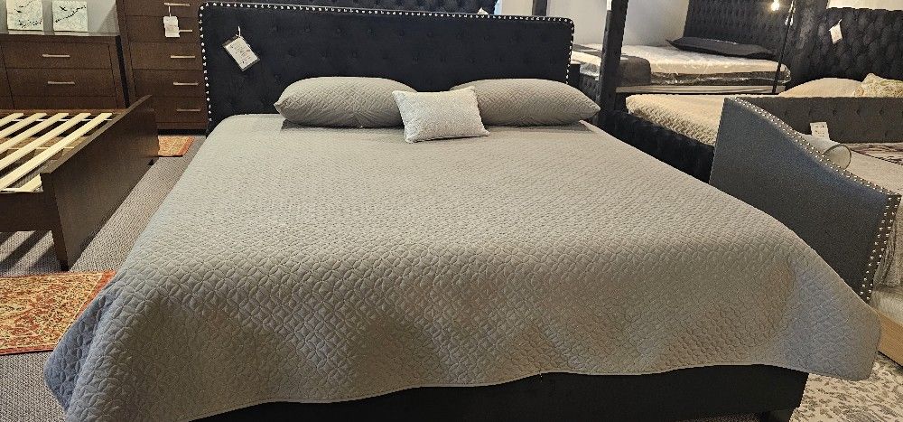 New Black King Bed