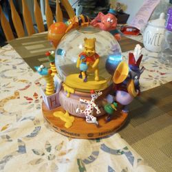 Disney Store Winnie The Pooh Snow globe With Neffalumps&Woozels Shepard Milne Moves In A Circle When Wound Up!!OBO!!